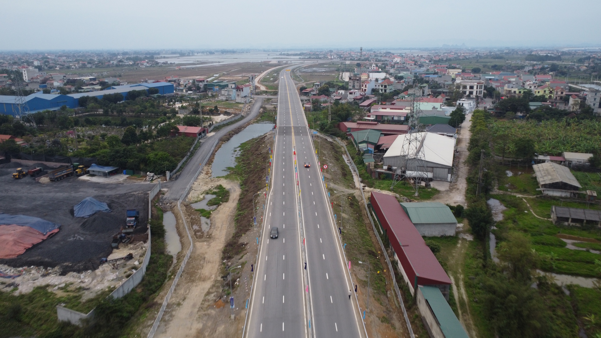 Chỉ định thầu cao tốc Bắc - Nam: Rộng cửa cho nhà thầu tham gia - Ảnh 1.