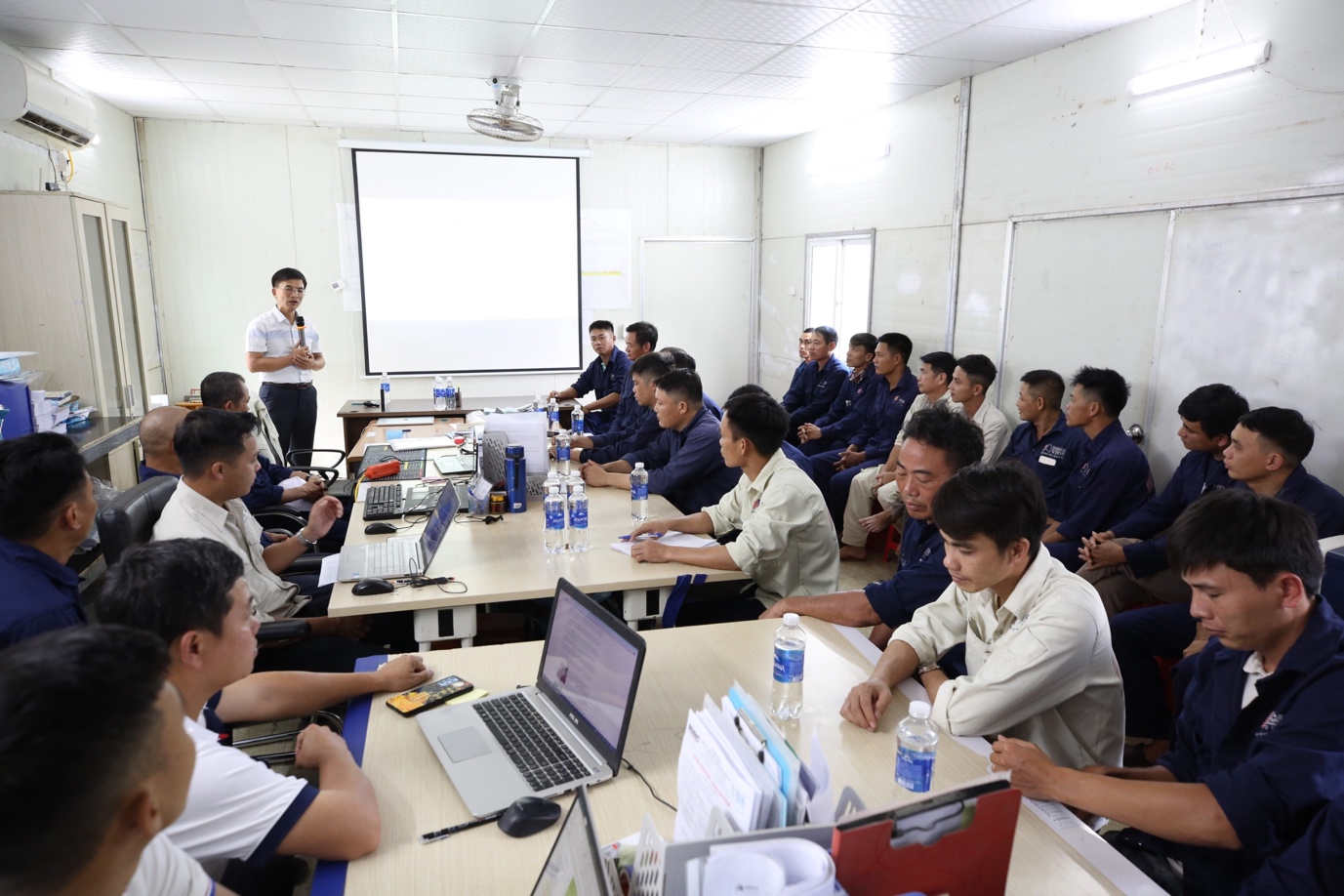  Chuẩn hóa văn hóa Đèo Cả trên công trường hầm đường bộ cao tốc - Ảnh 1.