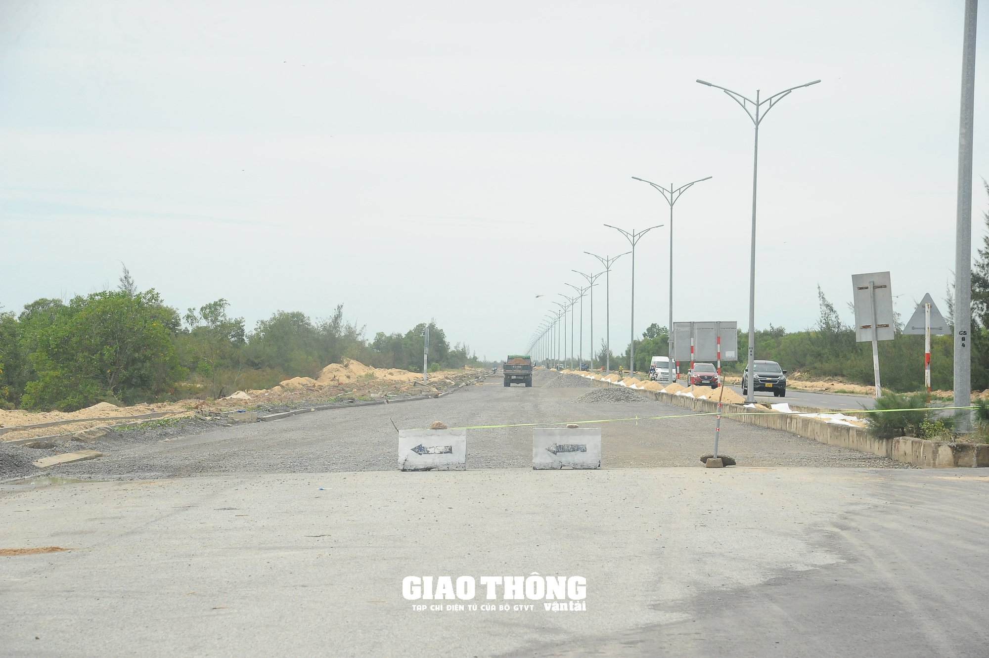 Công trình đường ven biển Quảng Nam "bứt tốc" về đích - Ảnh 9. Công trình đường ven biển Quảng Nam "bứt tốc" về đích - Ảnh 9.