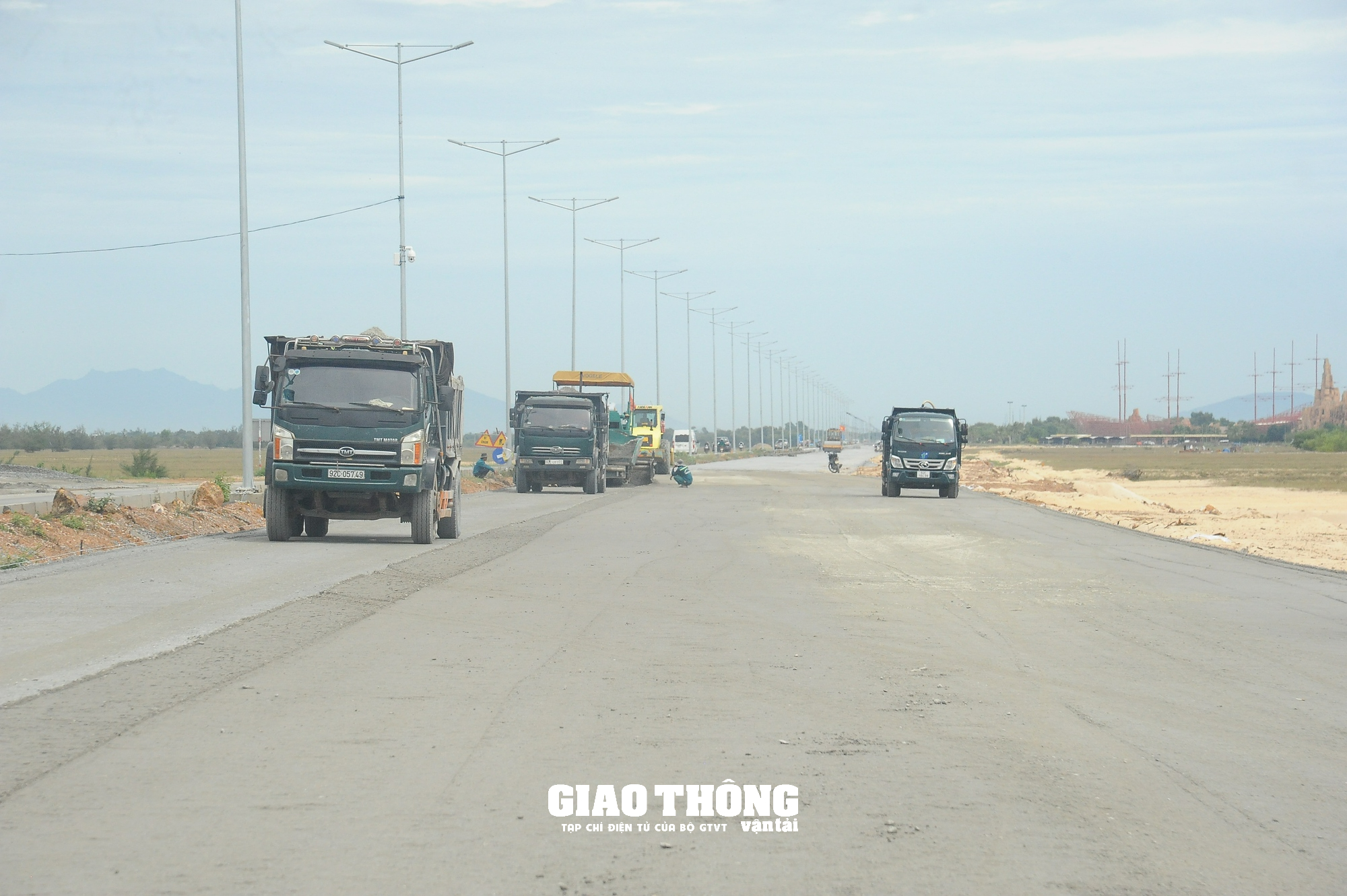 Công trình đường ven biển Quảng Nam "bứt tốc" về đích - Ảnh 8. Công trình đường ven biển Quảng Nam "bứt tốc" về đích - Ảnh 8.