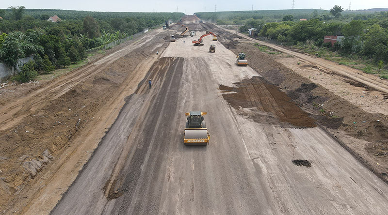 Đề nghị 6 tỉnh miền Tây hỗ trợ khảo sát vật liệu làm cao tốc Bắc - Nam - Ảnh 1. Đề nghị 6 tỉnh miền Tây hỗ trợ khảo sát vật liệu làm cao tốc Bắc - Nam - Ảnh 1.