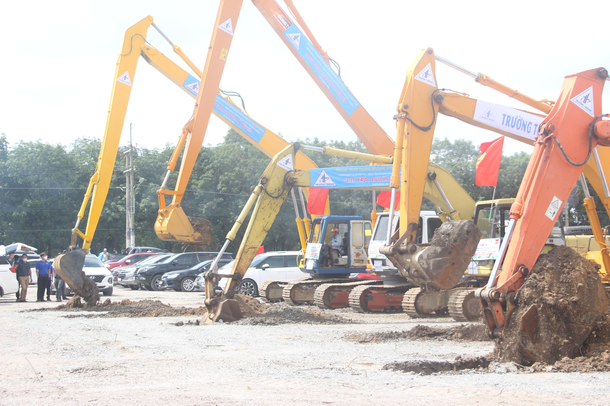 Khởi công dự án Tân Vạn - Nhơn Trạch gần 7.000 tỷ, dự kiến khai thác cuối 2025 - Ảnh 4. Khởi công dự án Tân Vạn - Nhơn Trạch gần 7.000 tỷ, dự kiến khai thác cuối 2025 - Ảnh 4.