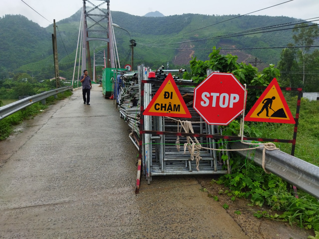 Siêu bão Noru áp sát bờ, ngành GTVT ứng phó, đảm bảo giao thông thế nào? - Ảnh 4.
