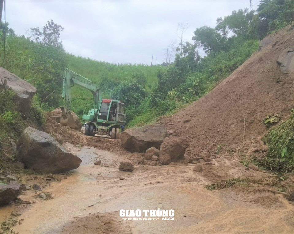 Quảng Nam: Các tuyến QL đã thông xe, riêng QL14D sẽ thông tuyến trước 30/9 - Ảnh 7.