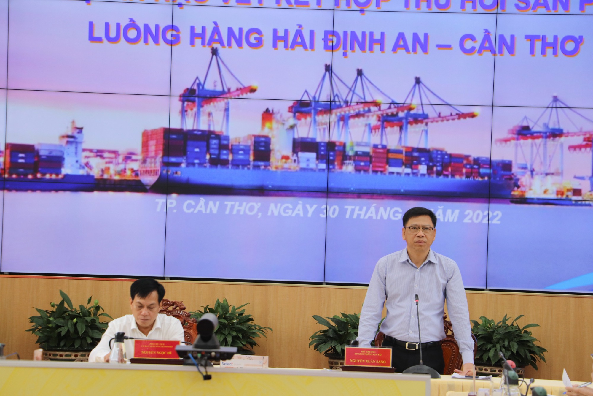 Bàn giải pháp nạo vét luồng hàng hải Định An - Cần Thơ
cho tàu hơn 10.000 tấn ra vào - Ảnh 1.