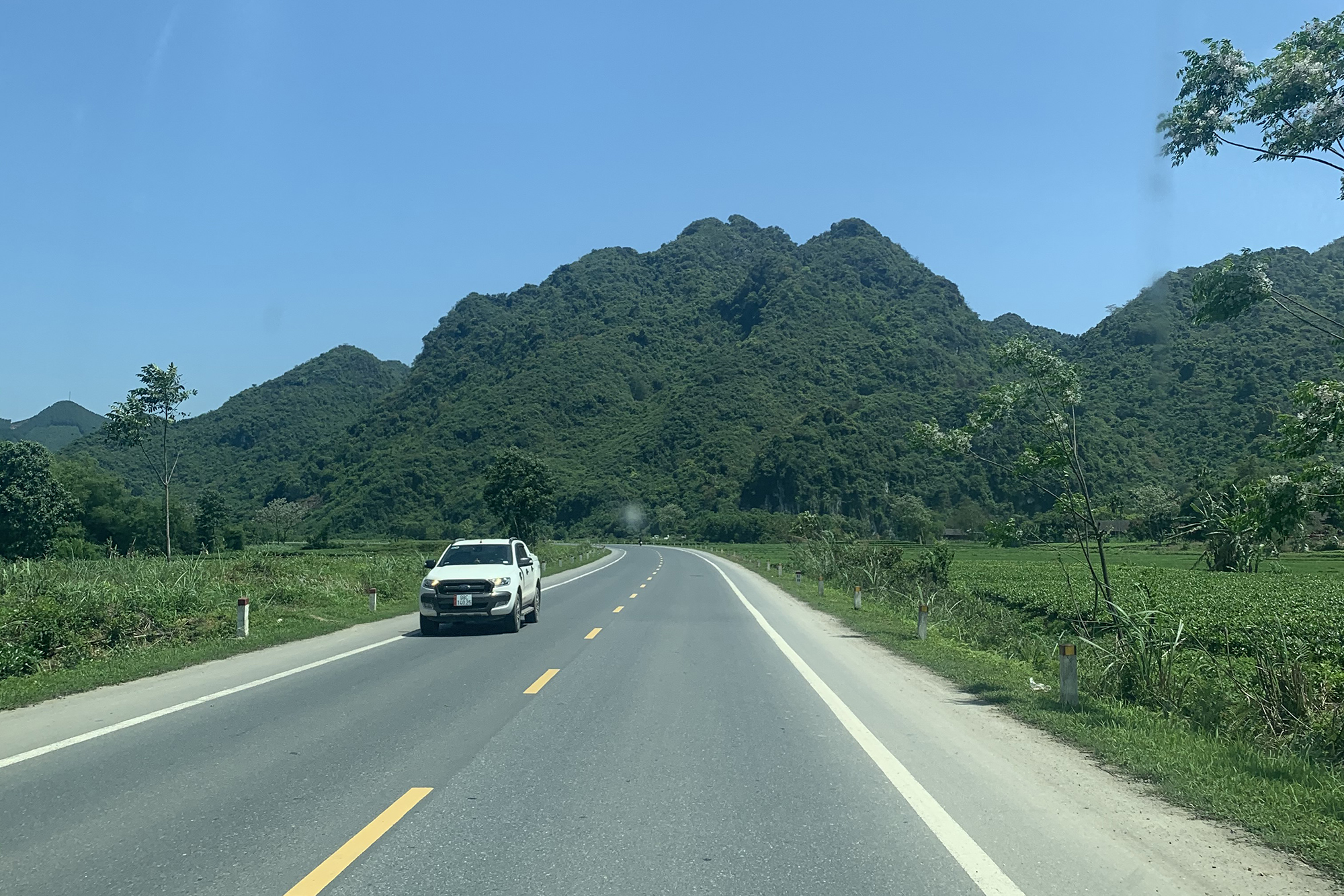 Bộ GTVT ủng hộ làm sân bay Quân Bình, đầu tư nhiều tuyến đường ở Bắc Kạn - Ảnh 1.