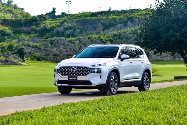 Không bị chênh giá, Hyundai SantaFe còn ưu đãi lên đến 40 triệu đồng? - Ảnh 2.
