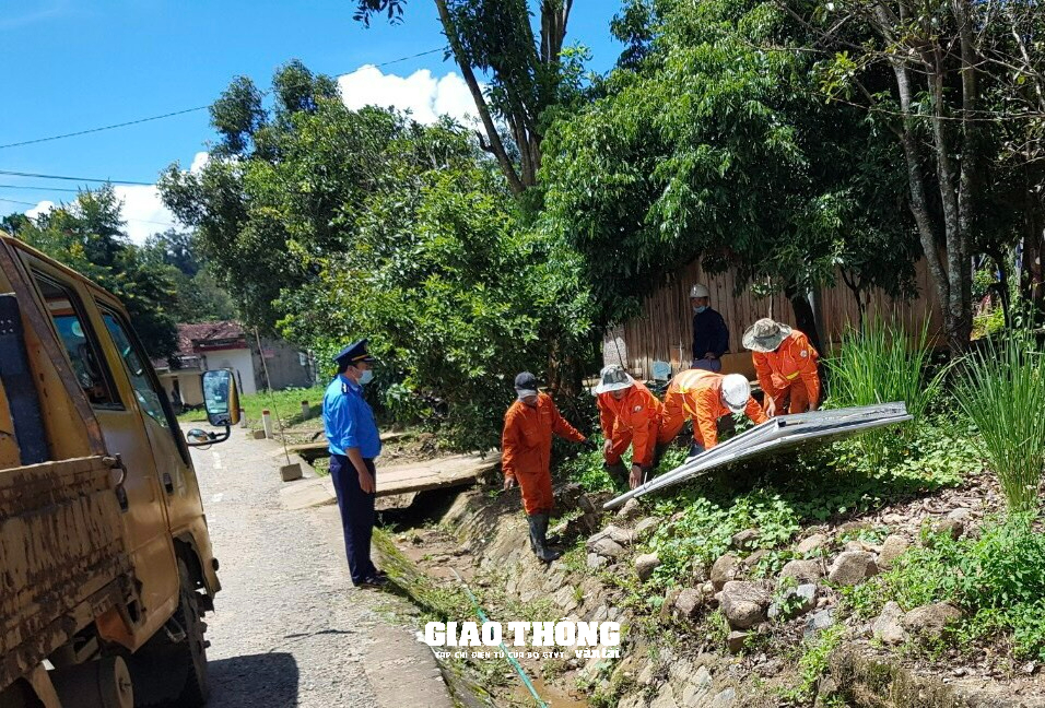 Lập lại trật tự hành lang an toàn trên tuyến Hồ Chí Minh qua 2 tỉnh Kon Tum, Gia Lai - Ảnh 11.