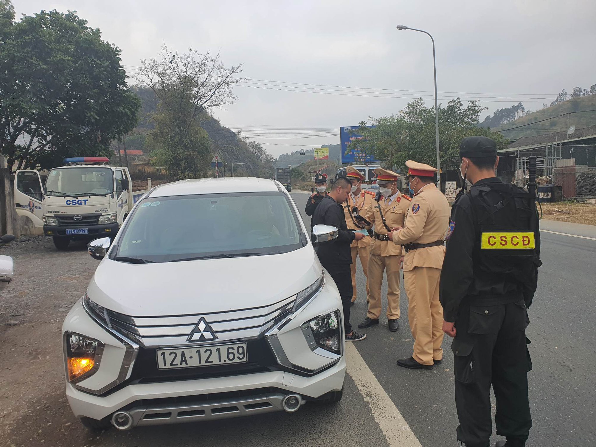 Giảm hơn 100 vụ TNGT sau 02 tháng thực hiện cao điểm bảo đảm ATGT - Ảnh 1.