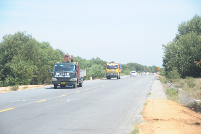 Quảng Nam cấm xe đầu kéo, xe tải trên 5 tấn lưu thông trên đường Võ Chí Công - Ảnh 2. Quảng Nam cấm xe đầu kéo, xe tải trên 5 tấn lưu thông trên đường Võ Chí Công - Ảnh 2.