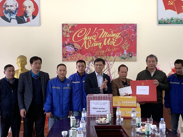 Công Đoàn GTVT Việt chúc tết người lao động các đơn đang trực Tết  - Ảnh 3.