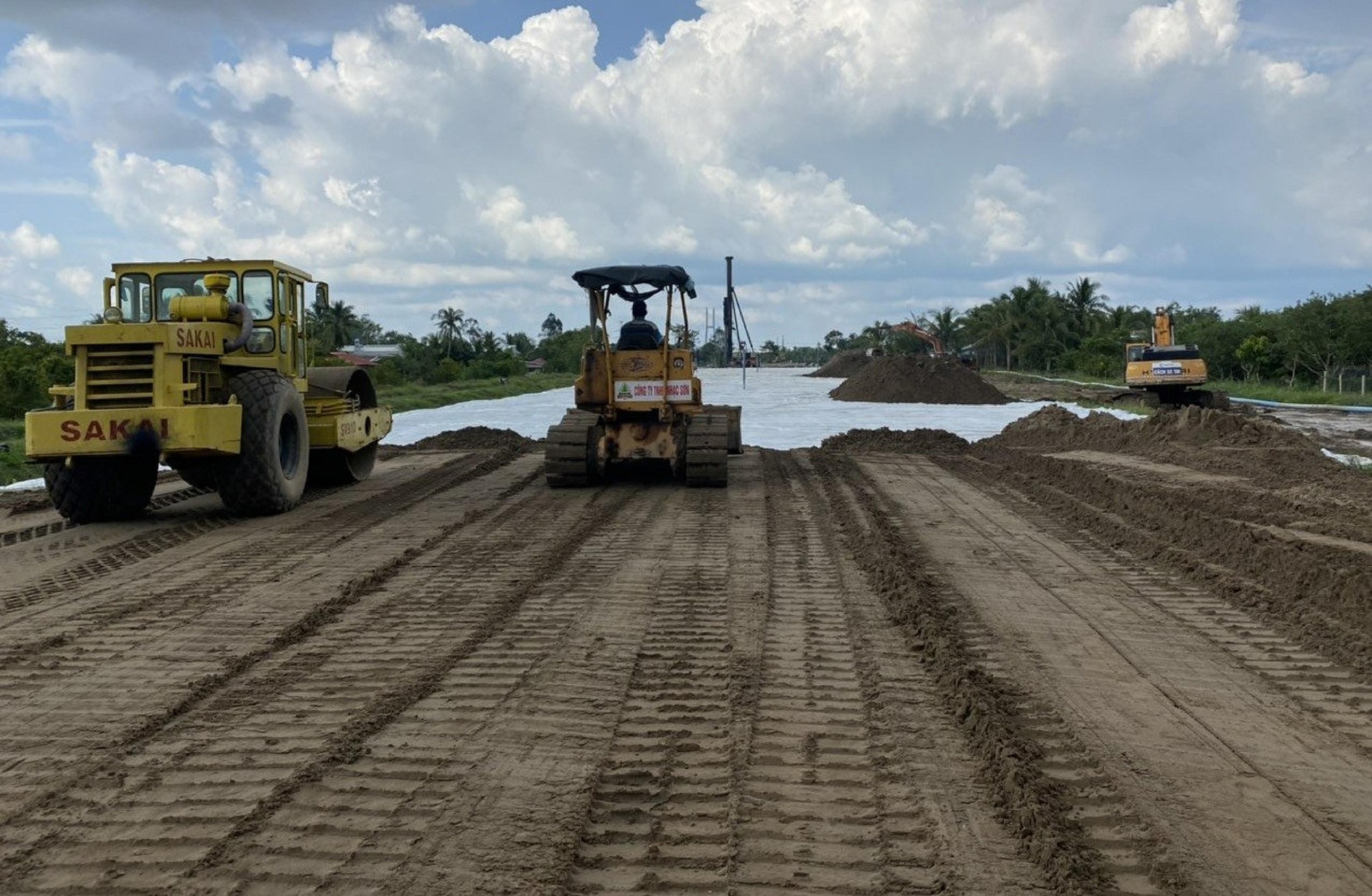 Bộ GTVT yêu cầu chủ đầu tư đẩy nhanh tiến độ cao tốc Mỹ Thuận - Cần Thơ - Ảnh 1.