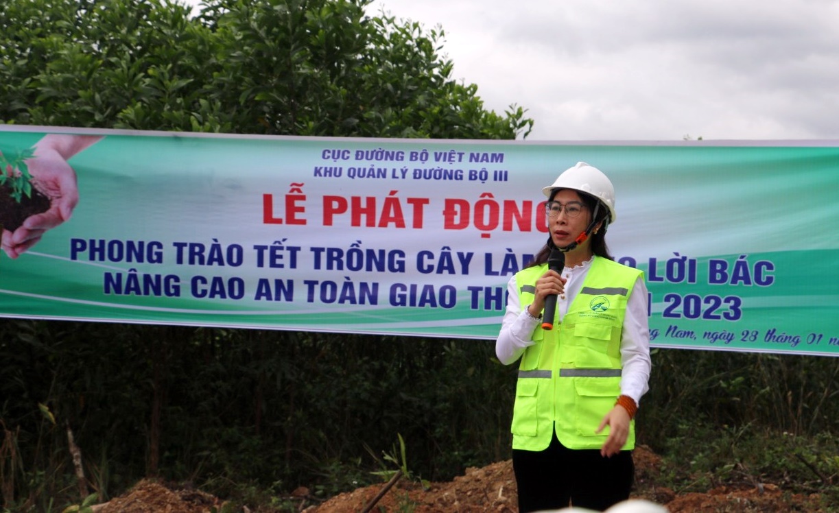 Ông Khuất Việt Hùng: "Trồng cây tuyến đường đèo dốc như hộ lan tự nhiên đảm bảo ATGT" - Ảnh 4. Ông Khuất Việt Hùng: "Trồng cây tuyến đường đèo dốc như hộ lan tự nhiên đảm bảo ATGT" - Ảnh 4.