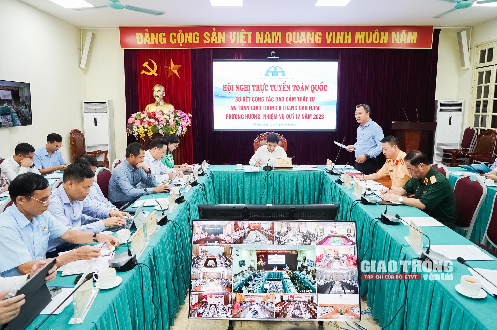 Tập trung giải quyết hiện tượng thanh thiếu niên lái xe khi chưa đủ tuổi, chưa có GPLX - Ảnh 1.