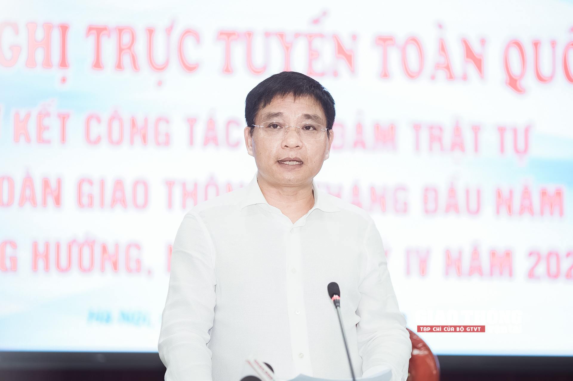 Bộ trưởng Nguyễn Văn Thắng: Phải rõ trách nhiệm về quản lý, xử lý vi phạm ATGT - Ảnh 1.