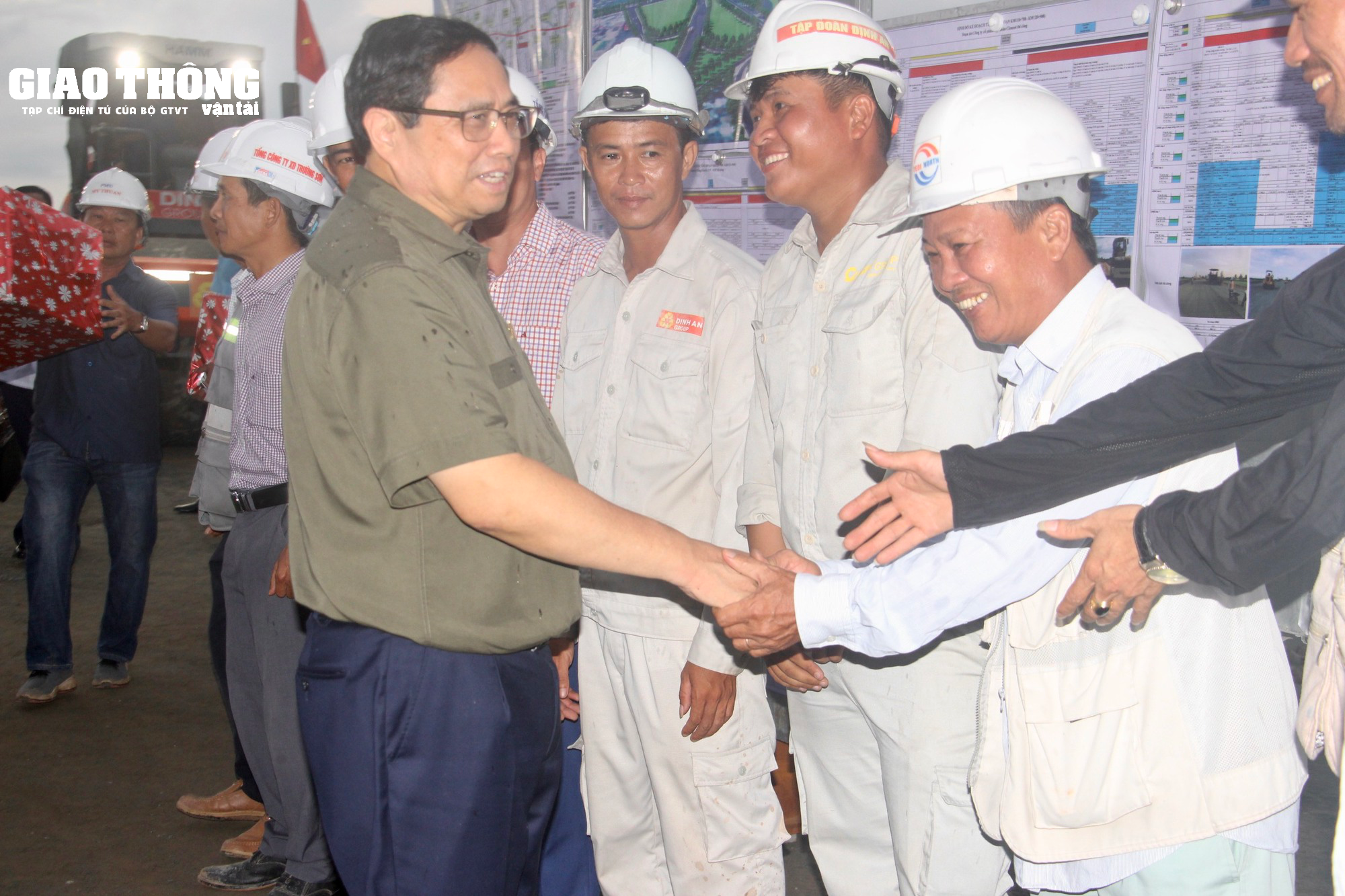 Thủ tướng Chính phủ thăm cao tốc Mỹ Thuận - Cần Thơ  - Ảnh 2.