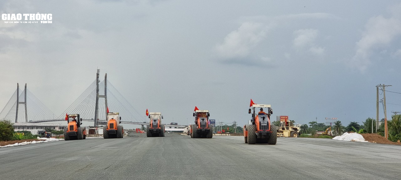 Thủ tướng Chính phủ thăm cao tốc Mỹ Thuận - Cần Thơ  - Ảnh 3.