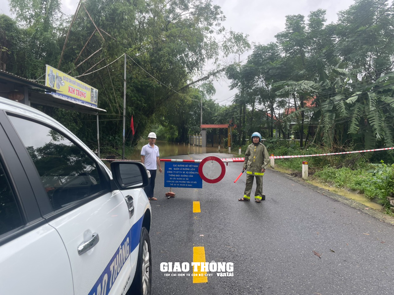 Tiếp tục cấm đường tuyến Ql14G qua Đà Nẵng, phương tiện lưu thông thế nào? - Ảnh 2.