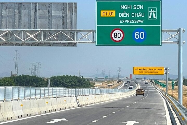 Từ chiều nay (16/10), tạm dừng khai thác một số đoạn tuyến cao tốc từ Thanh Hóa đến Nghệ An - Ảnh 1.