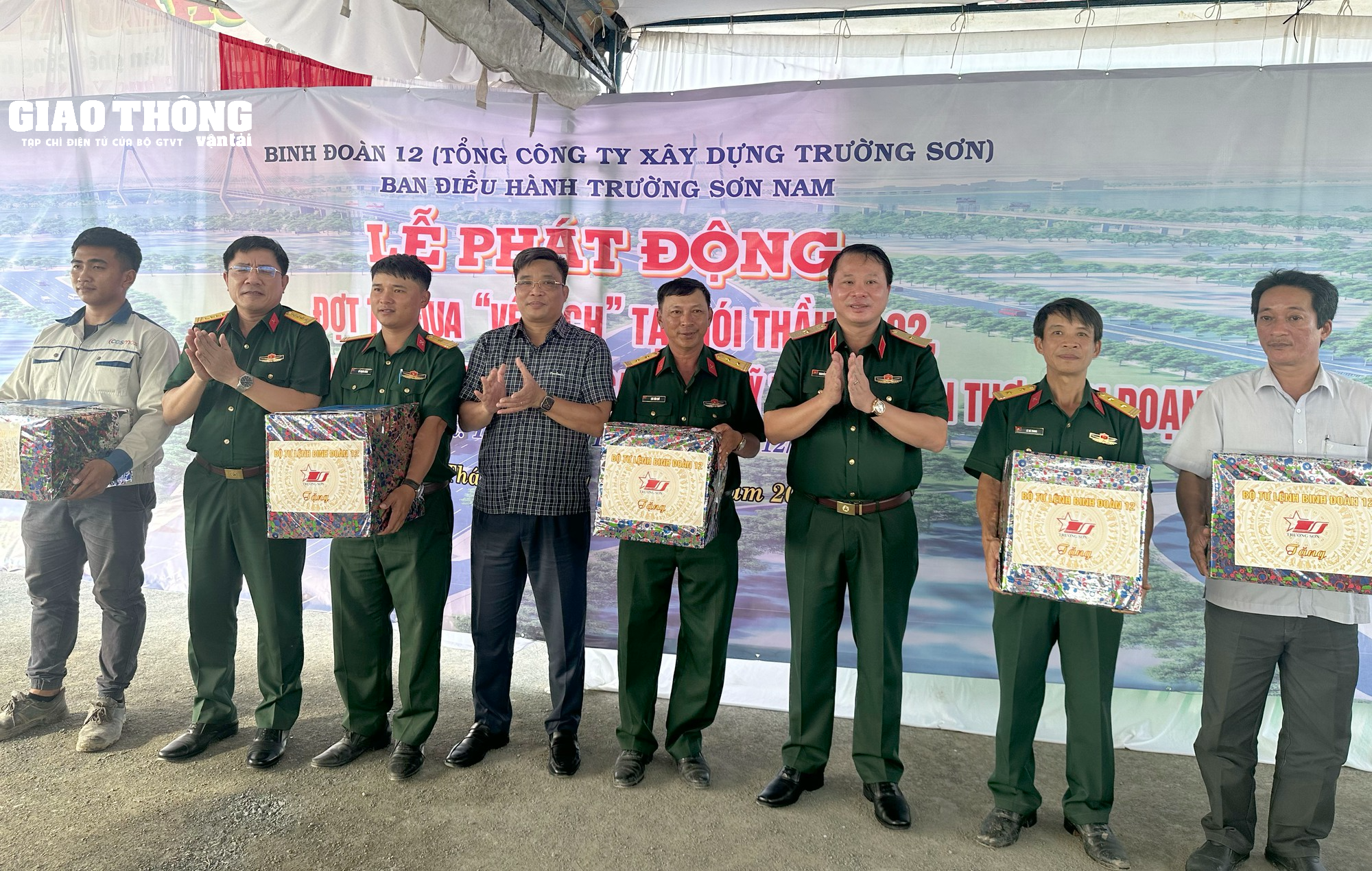 Phát động thi đua “về đích” tại gói thầu XL02 dự án cao tốc Mỹ Thuận – Cần Thơ - Ảnh 9.