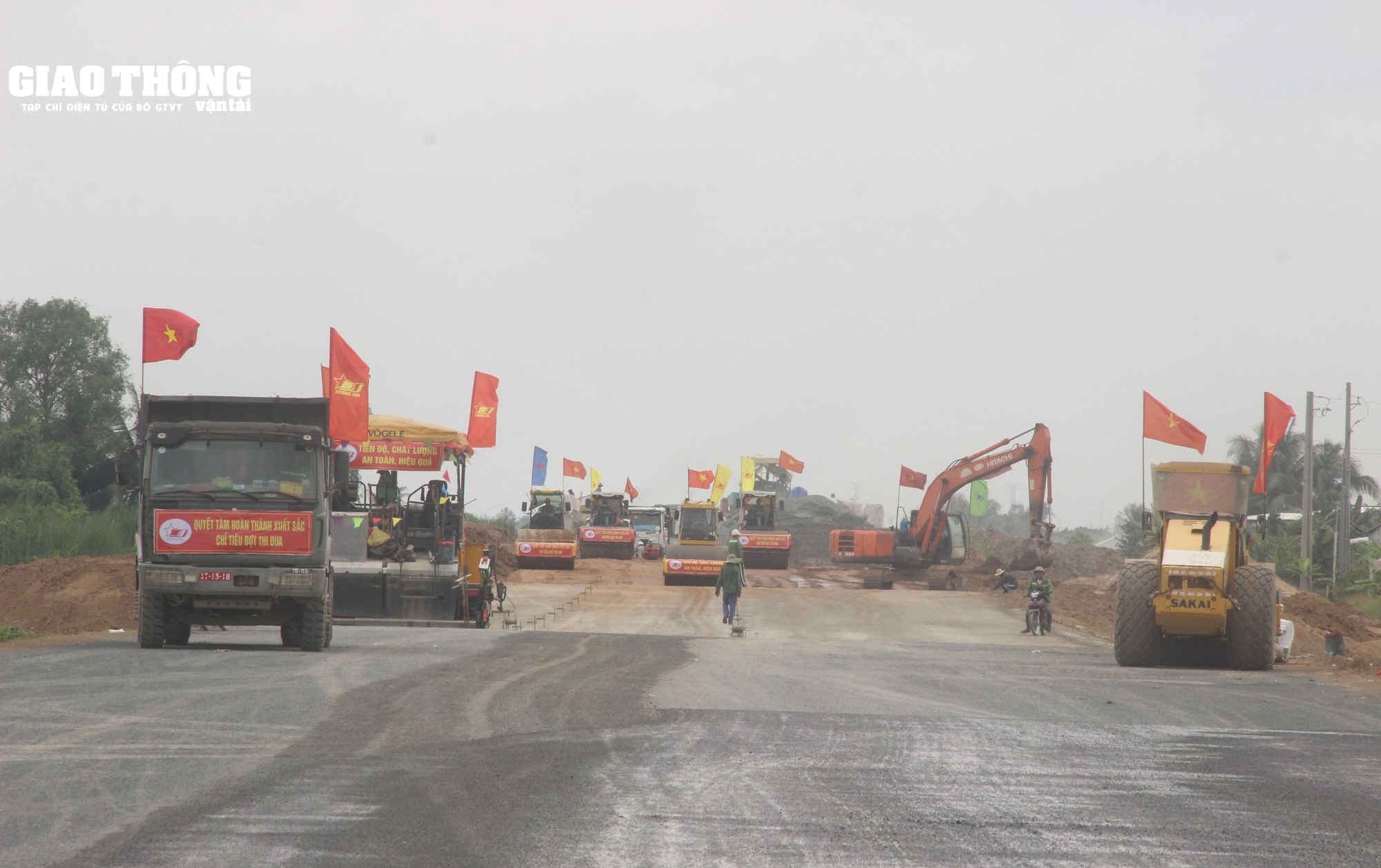 Phát động thi đua “về đích” tại gói thầu XL02 dự án cao tốc Mỹ Thuận – Cần Thơ - Ảnh 2.