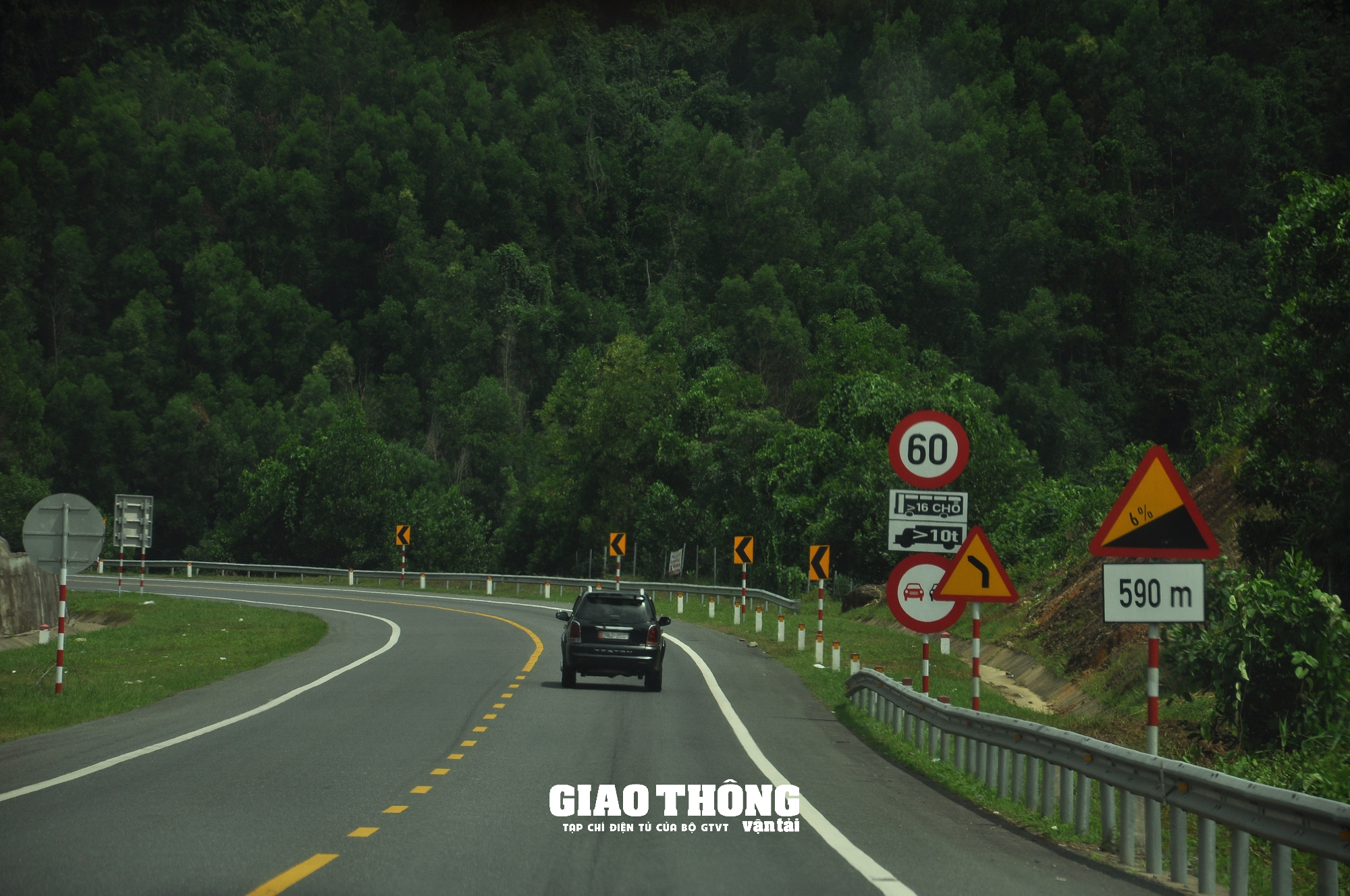 Nguy cơ tai nạn giao thông trên tuyến La Sơn-Túy Loan - Ảnh 7.