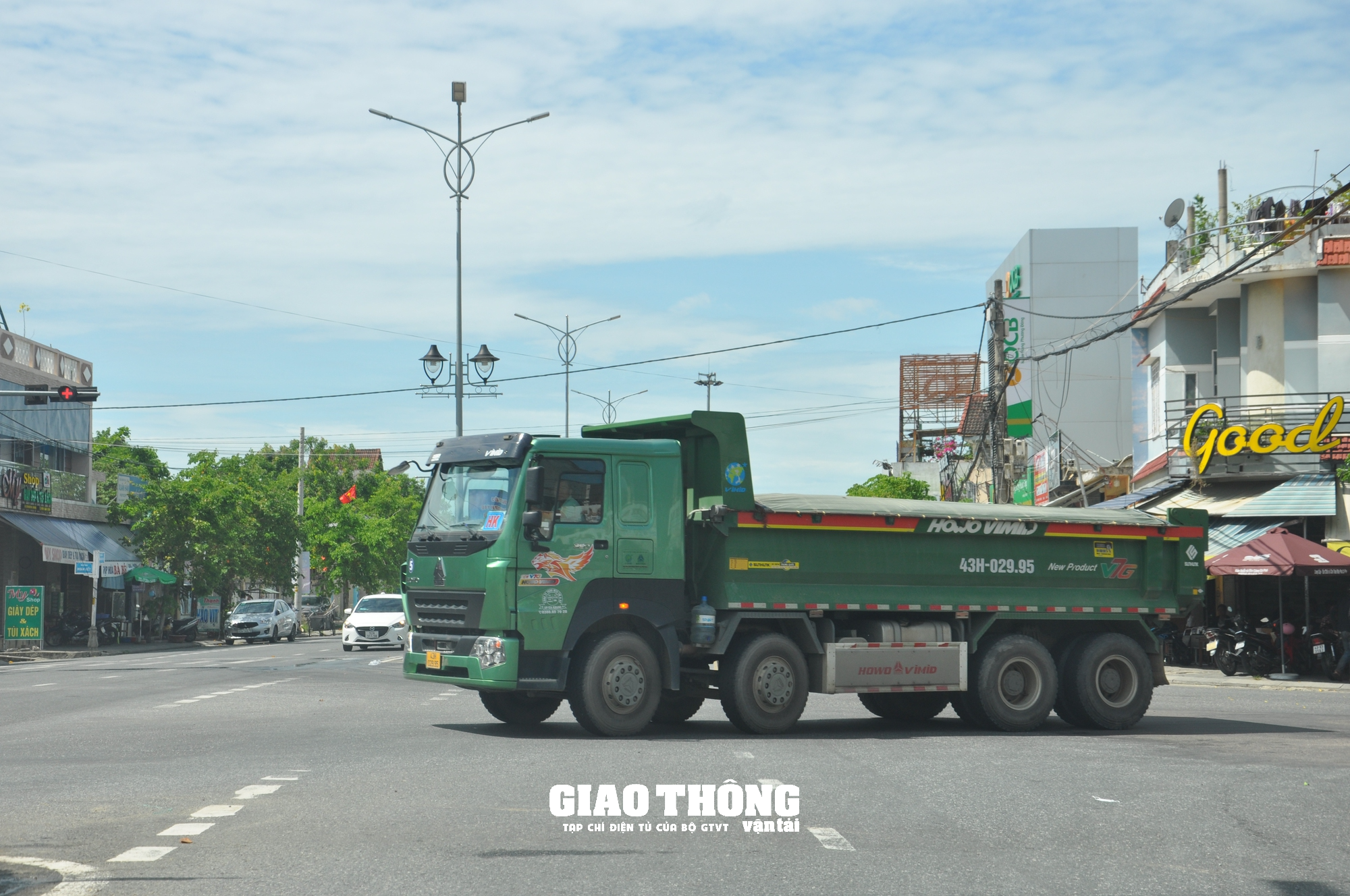 Điện Bàn (Quảng Nam) thực hiện loạt giải pháp đảm bảo TTATGT cao điểm cuối năm 2023 - Ảnh 2.