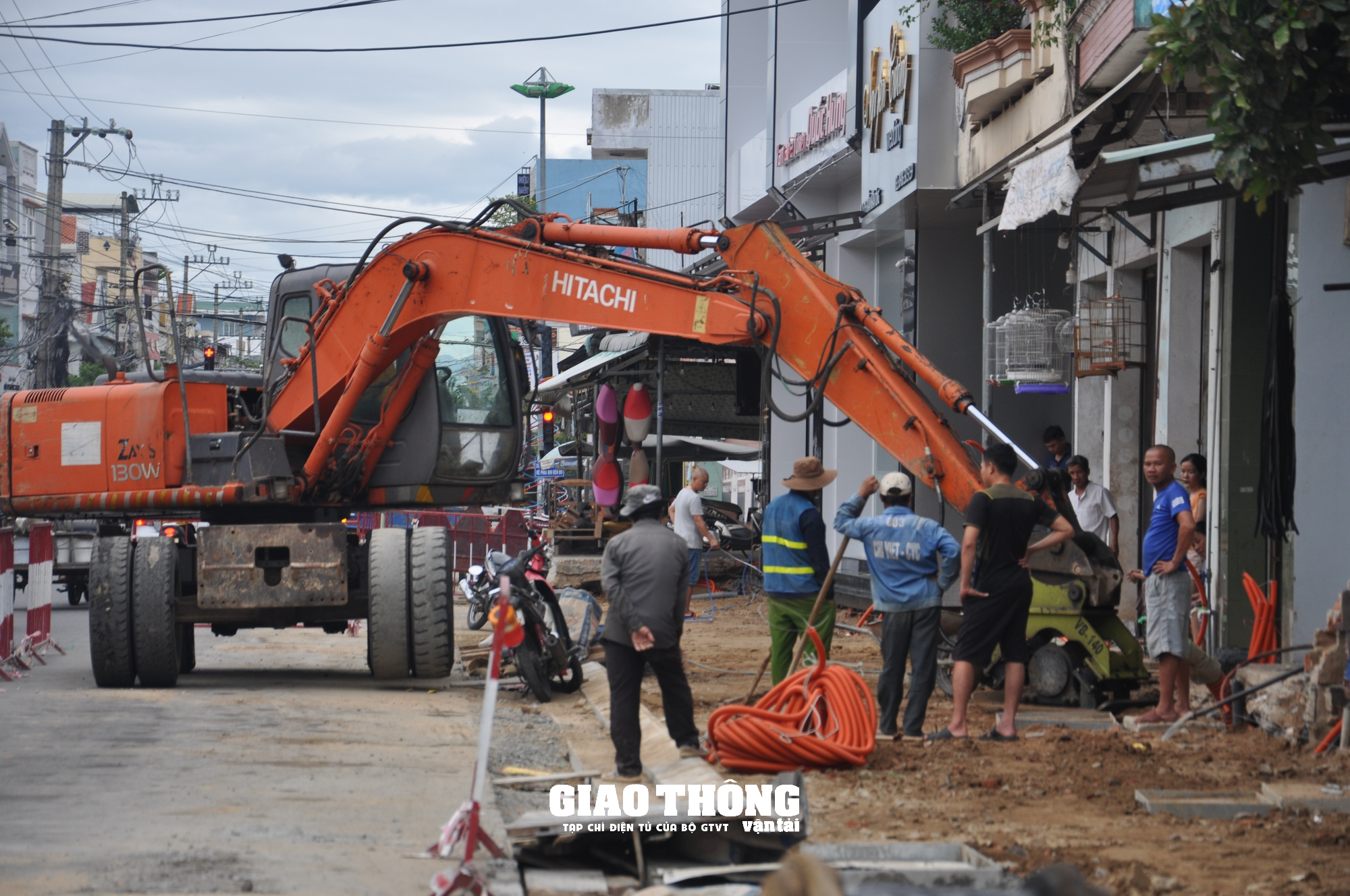 Điện Bàn (Quảng Nam) thực hiện loạt giải pháp đảm bảo TTATGT cao điểm cuối năm 2023 - Ảnh 2.