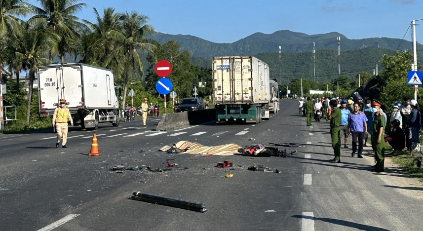 Khánh Hòa: TNGT liên hoàn, 3 người tử vong - Ảnh 1.