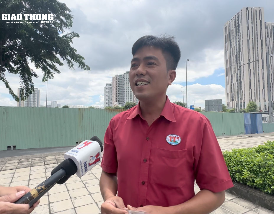 TP.HCM: CSGT kiểm tra nhiều xe khách Thành Bưởi sau vụ tai nạn khiến 5 người tử vong - Ảnh 7.