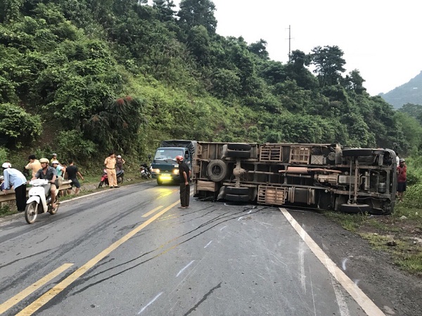 Xử lý ngay các điểm đen đang hình thành trên Quốc lộ 6 và Quốc lộ 279 - Ảnh 2.