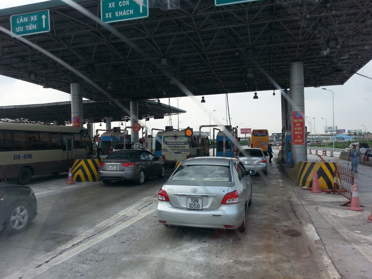 Báo động tình trạng xe vượt trạm thu phí - Ảnh 4.