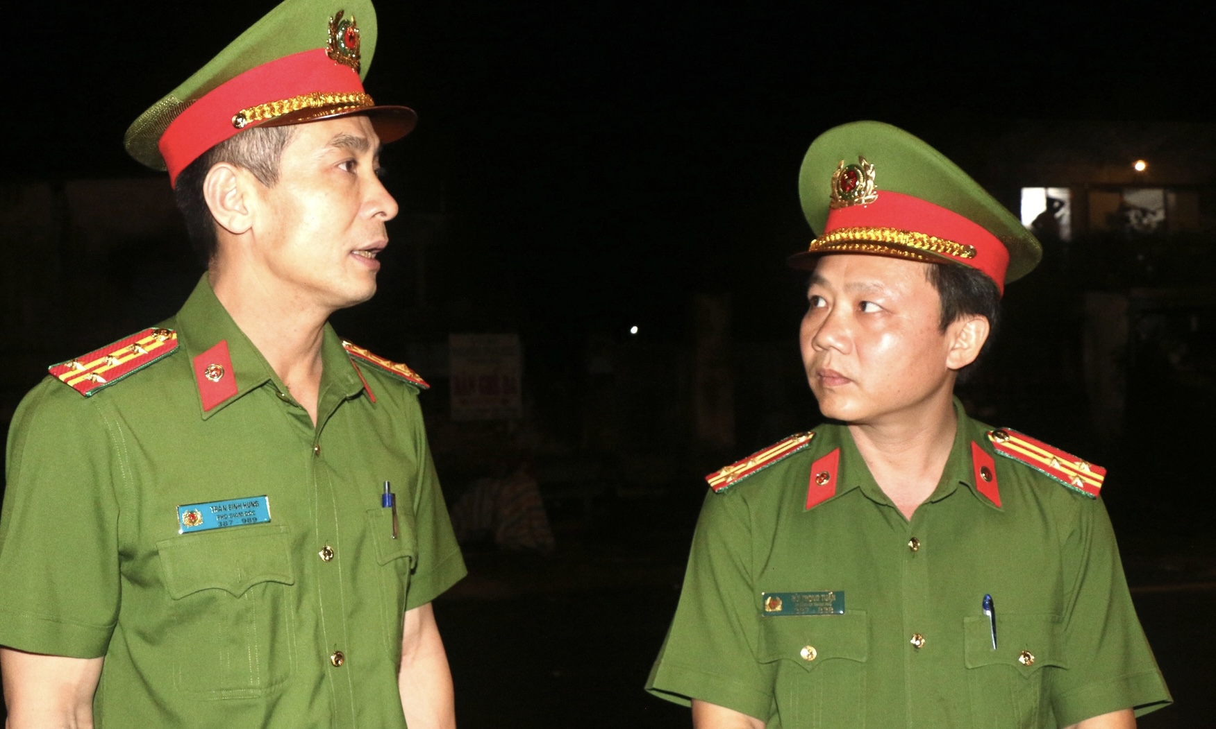 Cận cảnh CSGT Đắk Lắk "dàn trận" xuyên đêm xử phạt loạt tài xế vi phạm nồng độ cồn - Ảnh 5.