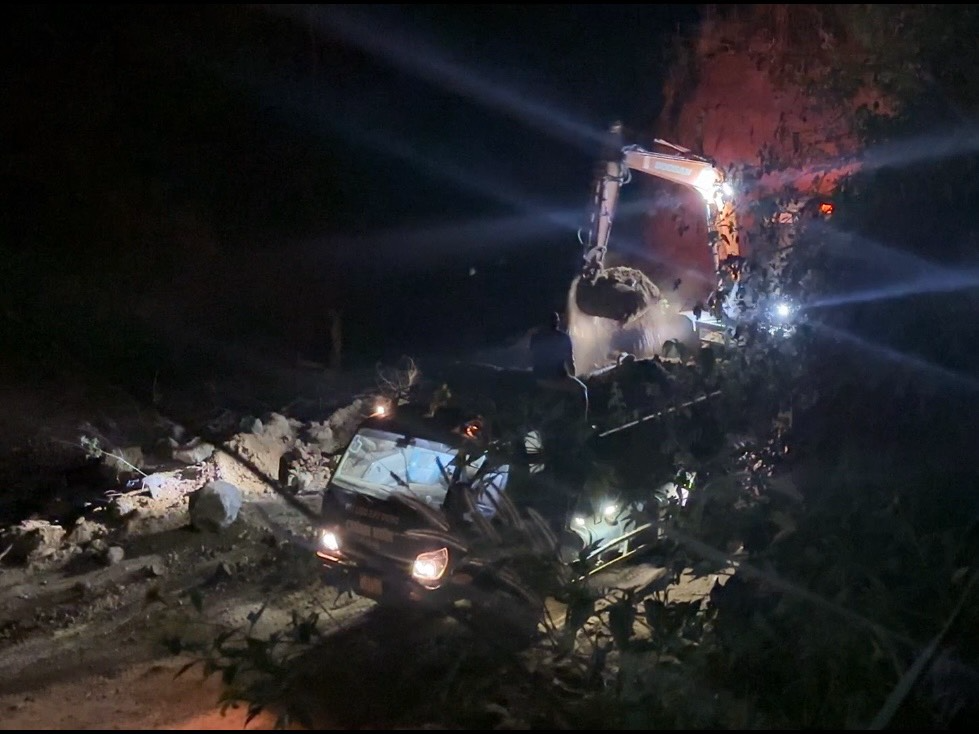 Ngang nhiên khai thác đất trái phép, thách thức cơ quan chức năng ở Đắk Lắk?- Ảnh 1.