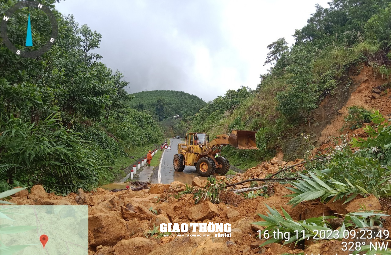 Cận cảnh khắc phục sạt lở, thông tuyến Trường Sơn Đông qua Quảng Nam- Ảnh 6.