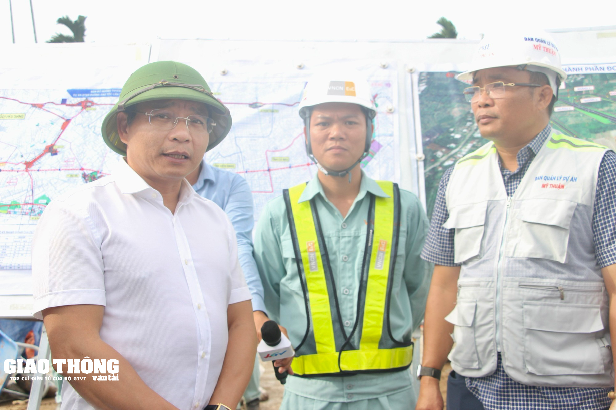 Bộ trưởng Nguyễn Văn Thắng: Kiểm tra công trường cao tốc Cần Thơ - Hậu Giang
- Ảnh 3. Bộ trưởng Nguyễn Văn Thắng: Kiểm tra công trường cao tốc Cần Thơ - Hậu Giang
- Ảnh 3.