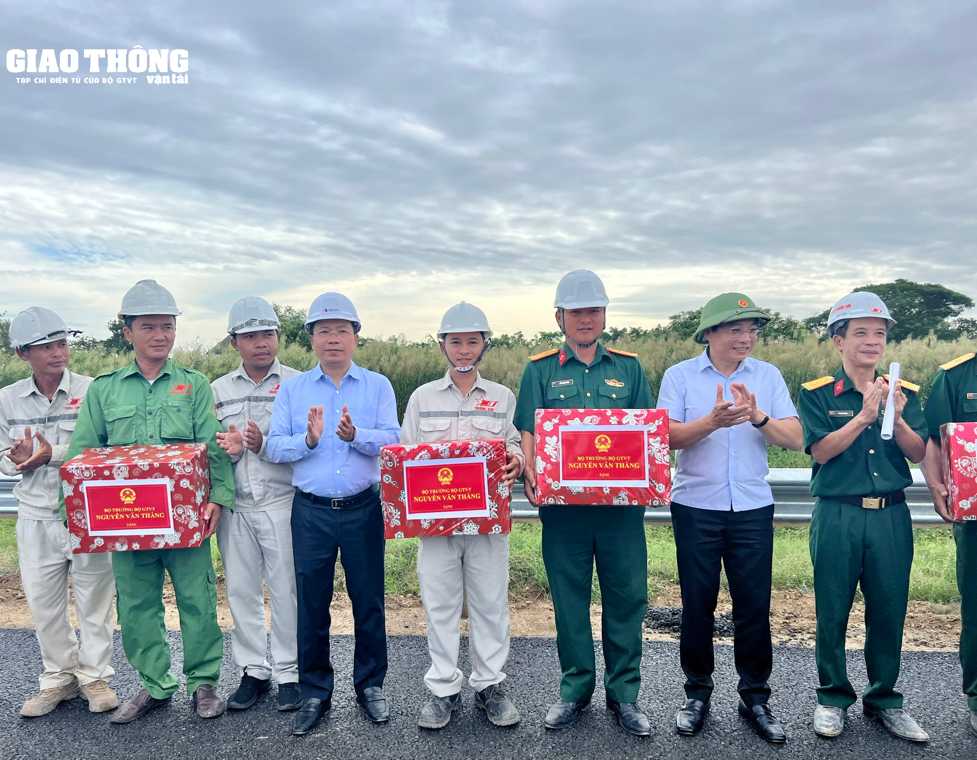 Cao tốc Mỹ Thuận - Cần Thơ tăng tốc về đích- Ảnh 7. Cao tốc Mỹ Thuận - Cần Thơ tăng tốc về đích- Ảnh 7.