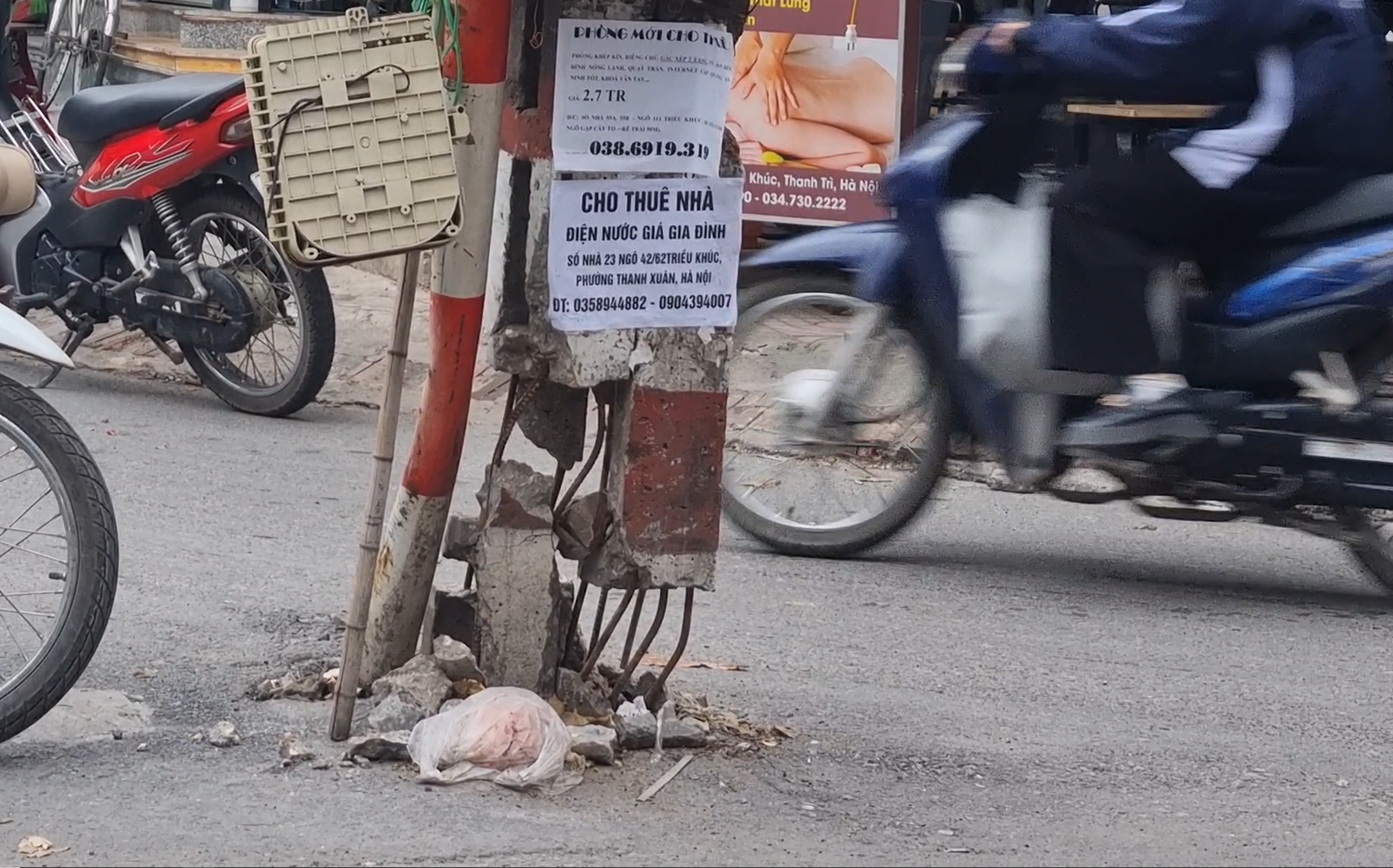 Hà Nội: Hiểm họa từ những chiếc cột điện 