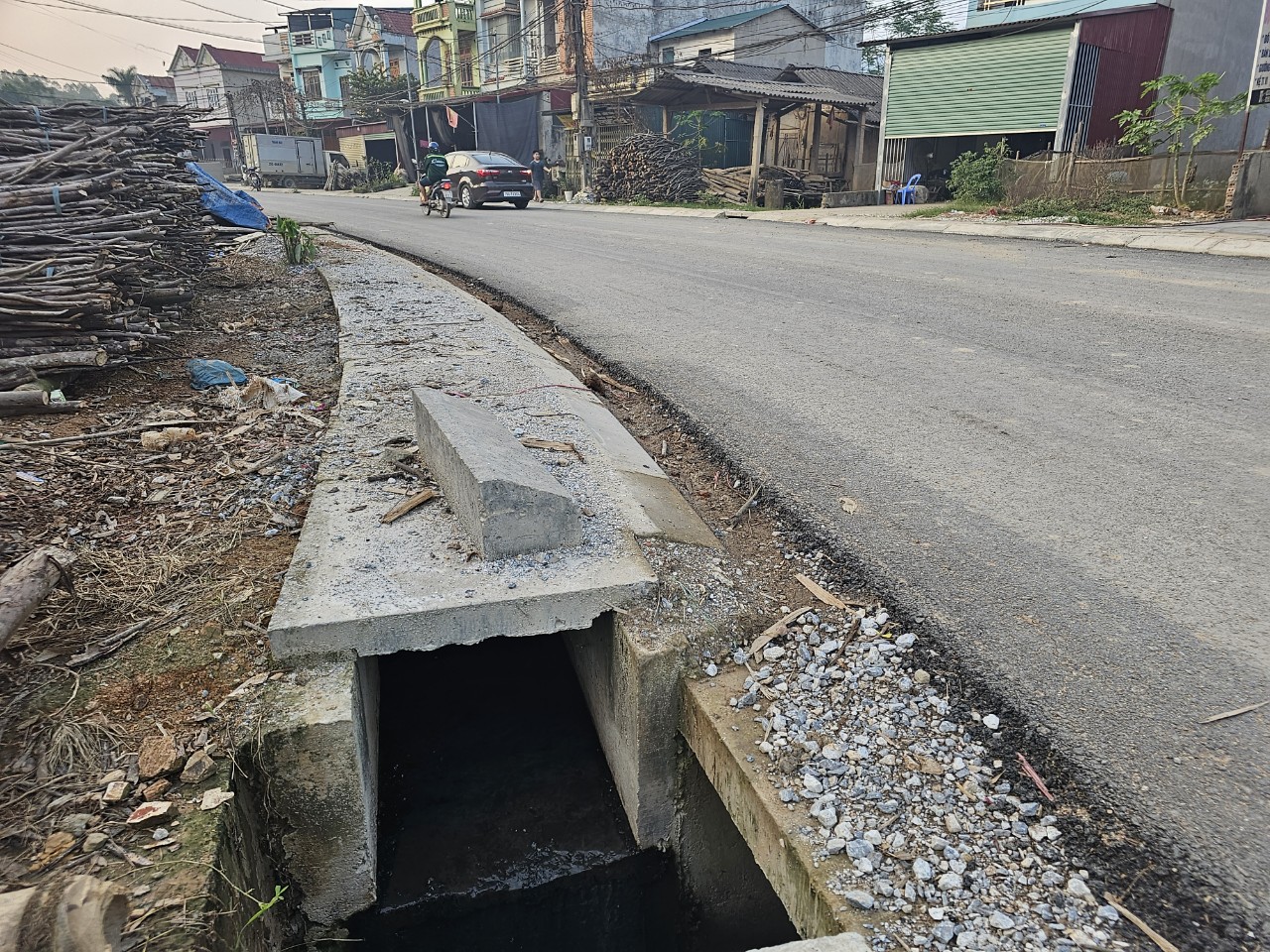 Yên Bái: Thi công cải tạo đường đổ thải lấp hồ Thác Bà- Ảnh 6.