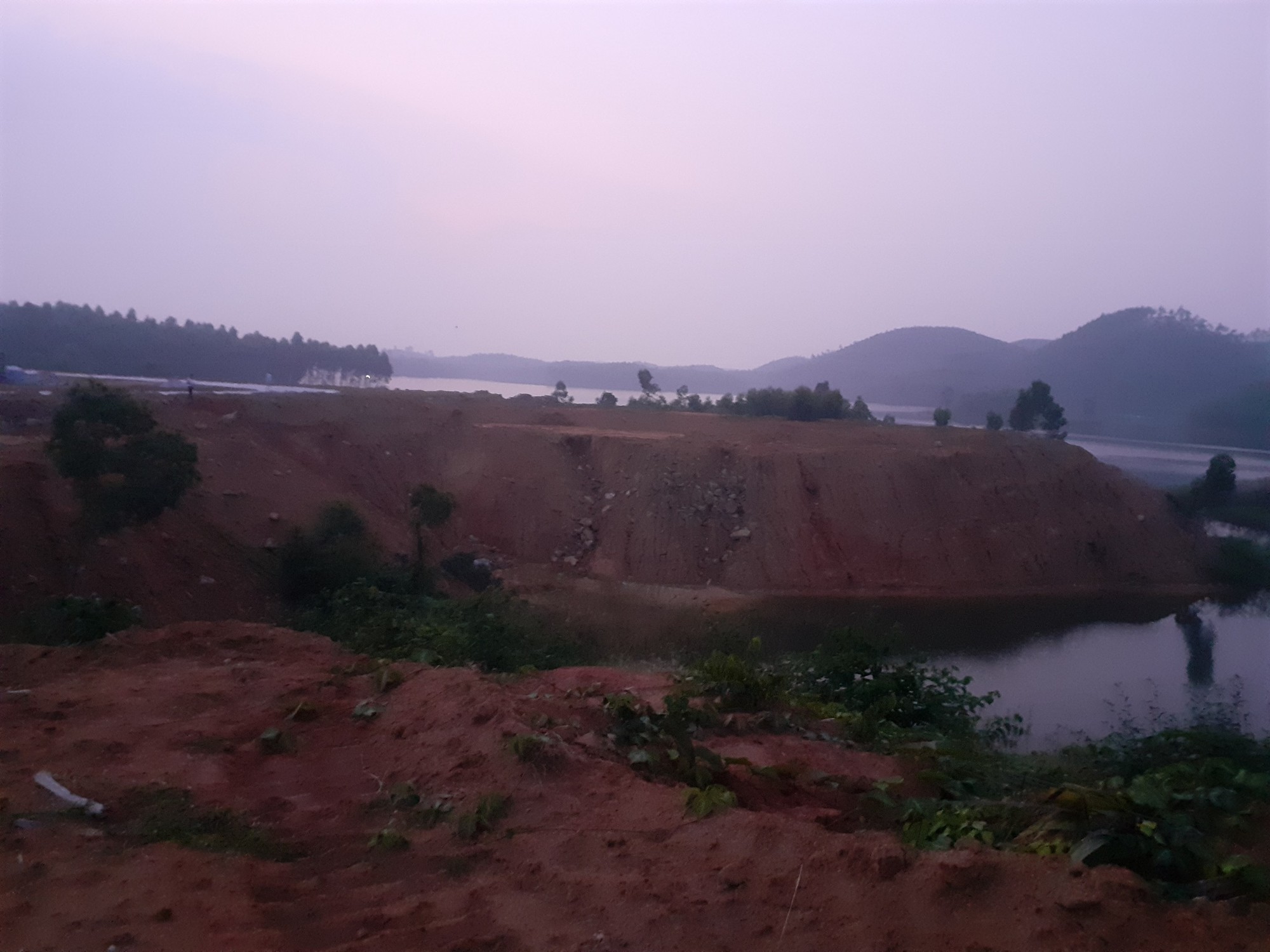 Yên Bái: Thi công cải tạo đường đổ thải lấp hồ Thác Bà- Ảnh 3.