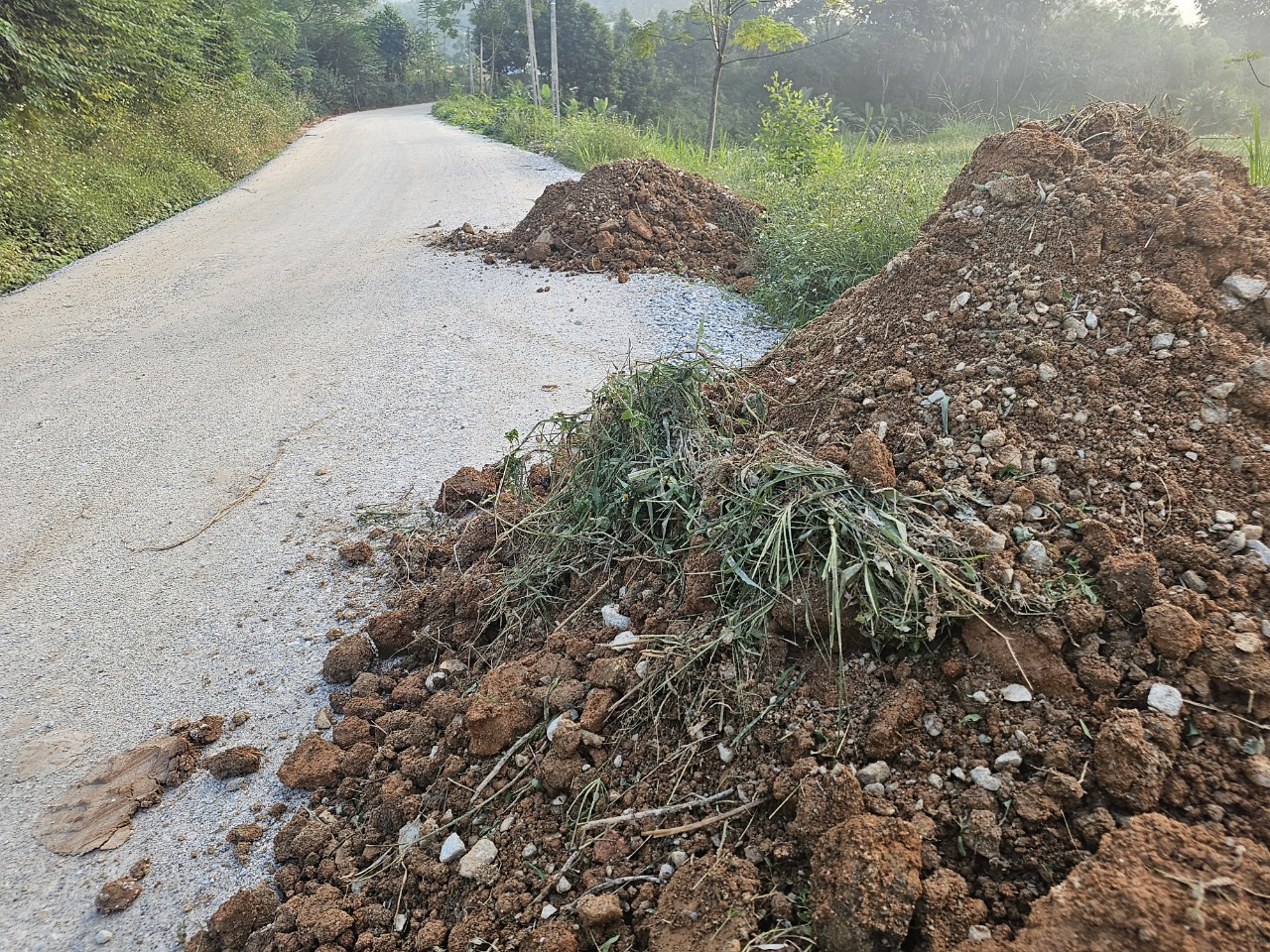 Yên Bái: Thi công cải tạo đường đổ thải lấp hồ Thác Bà- Ảnh 12.
