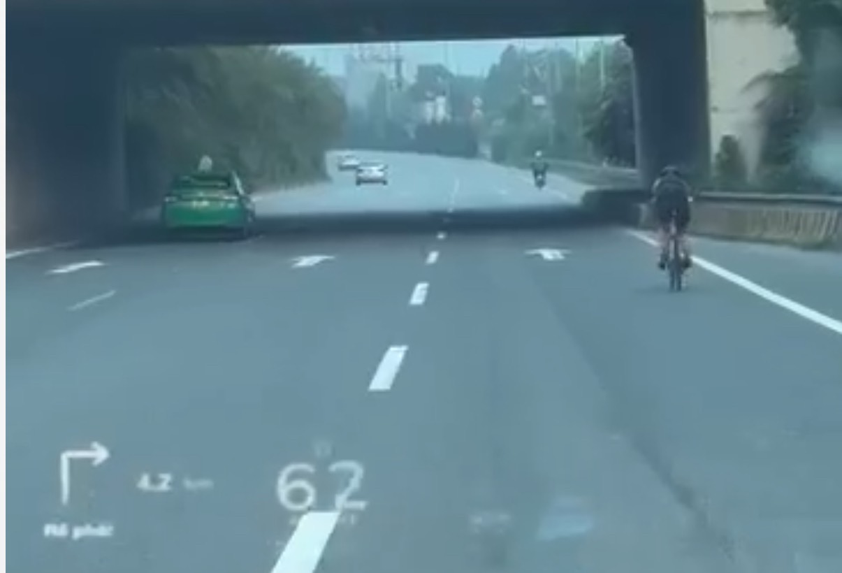 Giải pháp nào ngăn xe đạp vào tuyến đường Nhật Tân - Nội Bài?- Ảnh 3.