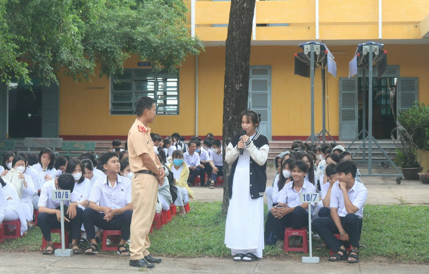 "Điểm sáng" đảm bảo TTATGT đối với học sinh ở Hội An - Ảnh 1.