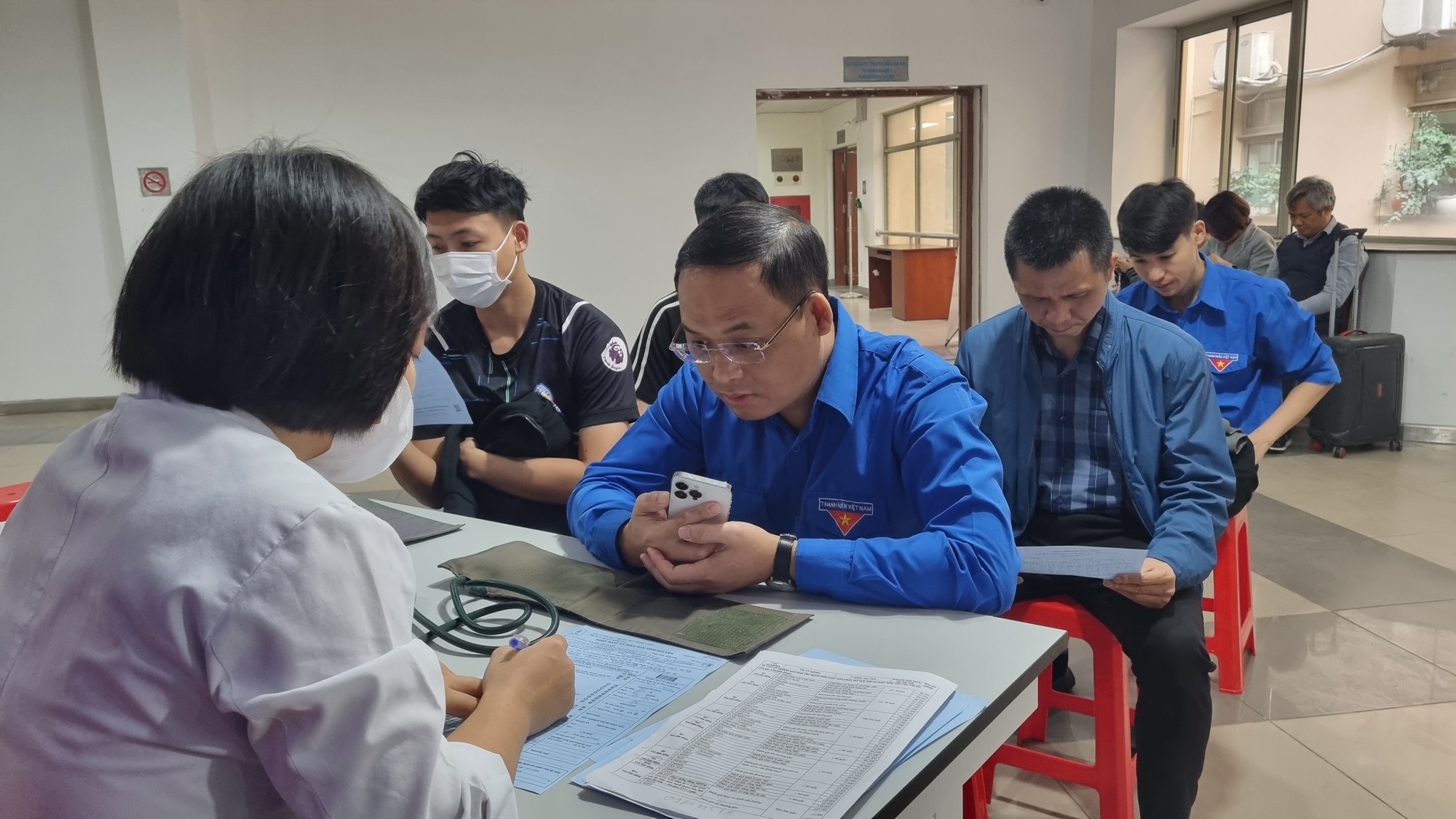 Đoàn viên, thanh niên Khu QLĐB I tích cực tham gia hiến máu- Ảnh 4.