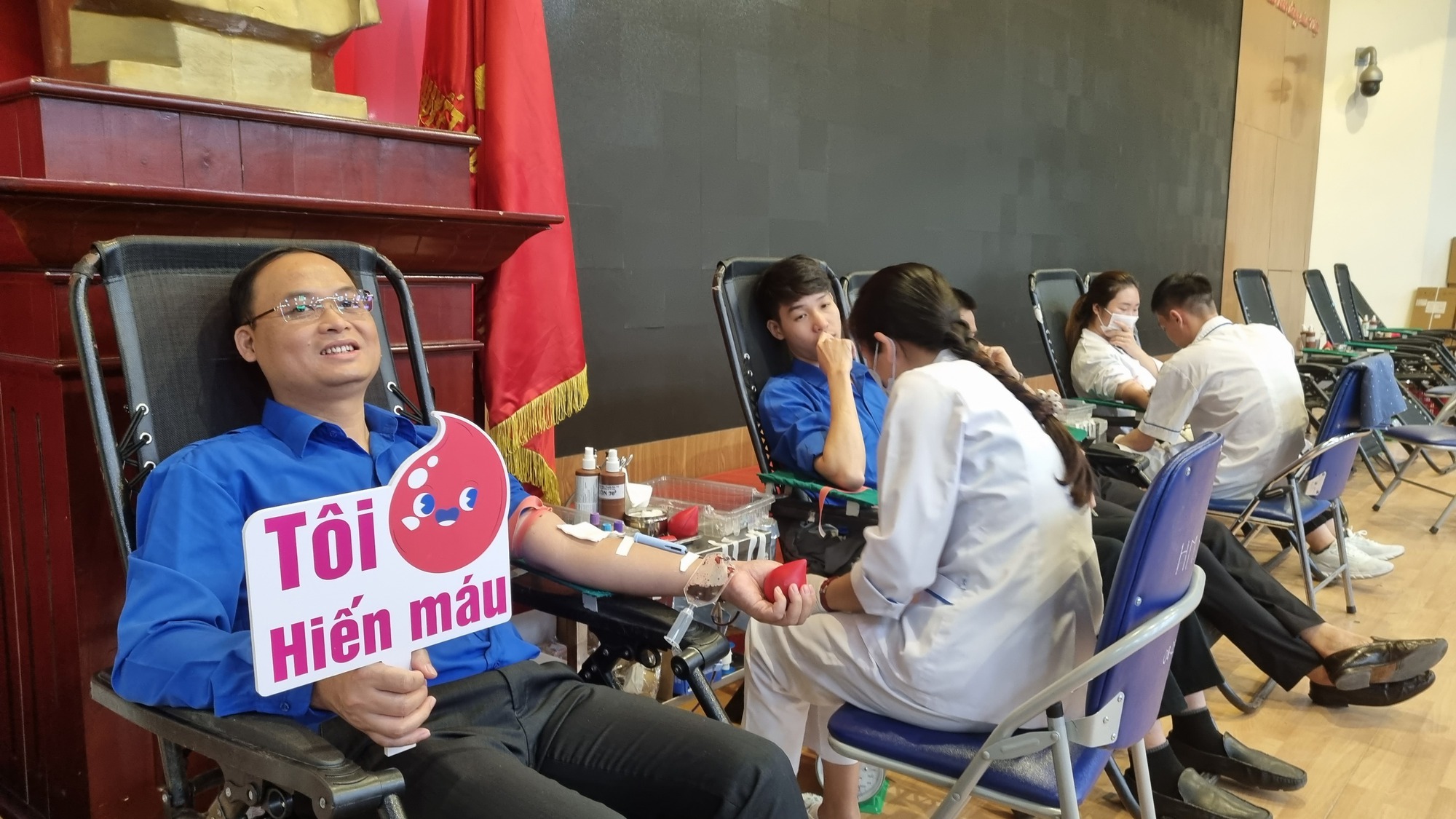 Đoàn viên, thanh niên Khu QLĐB I tích cực tham gia hiến máu- Ảnh 9.