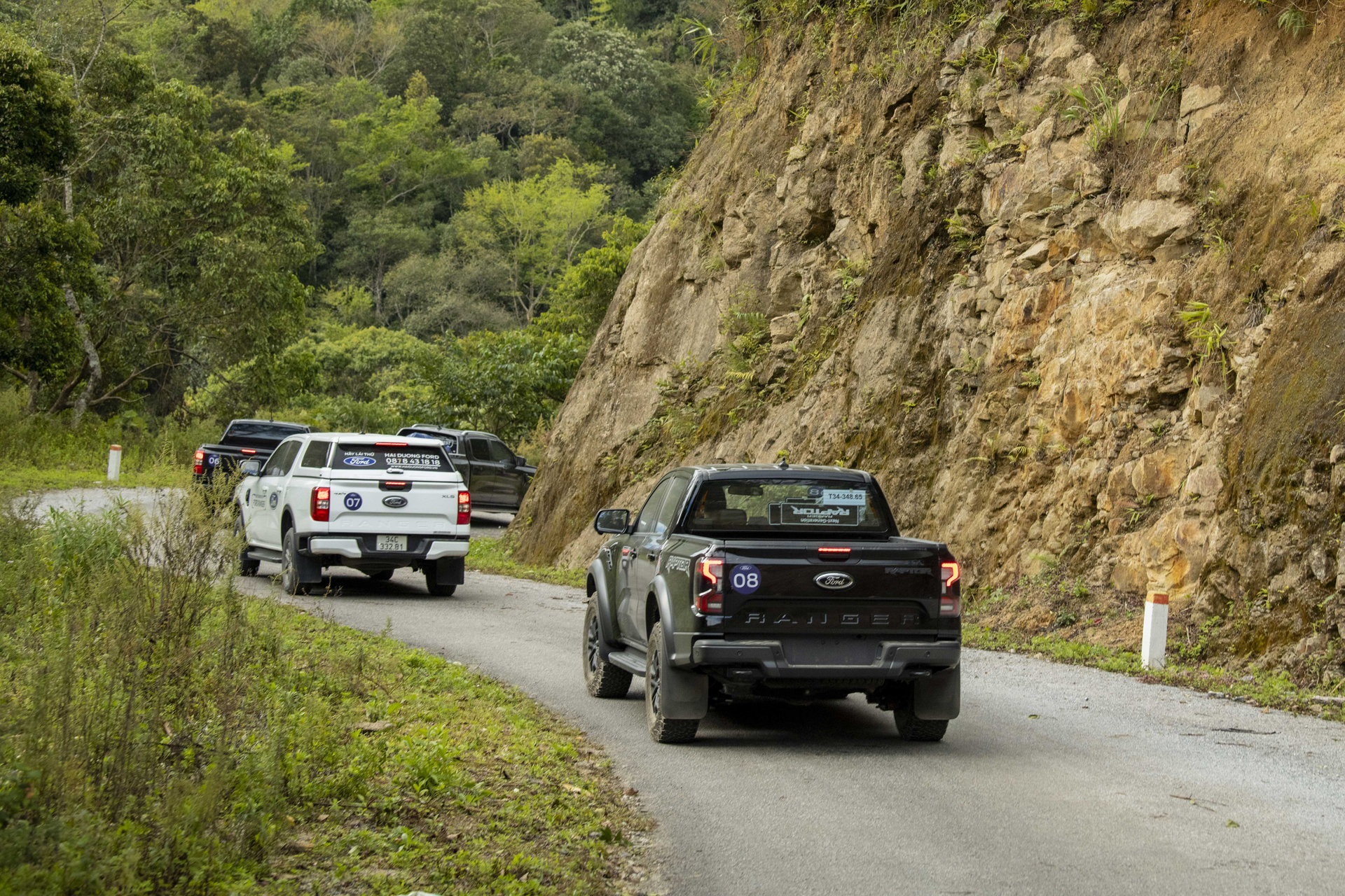 Giải mã hiện tượng Ford Everest và Ranger giá cao vẫn 