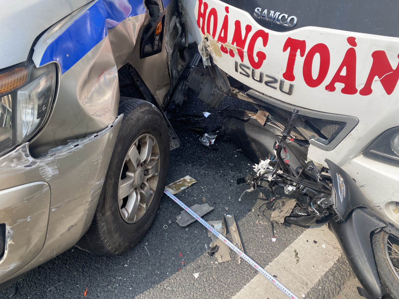 Thông tin chính thức vụ TNGT liên hoàn trên cao tốc Pháp Vân - Cầu Giẽ - Ảnh 2. Thông tin chính thức vụ TNGT liên hoàn trên cao tốc Pháp Vân - Cầu Giẽ - Ảnh 2.