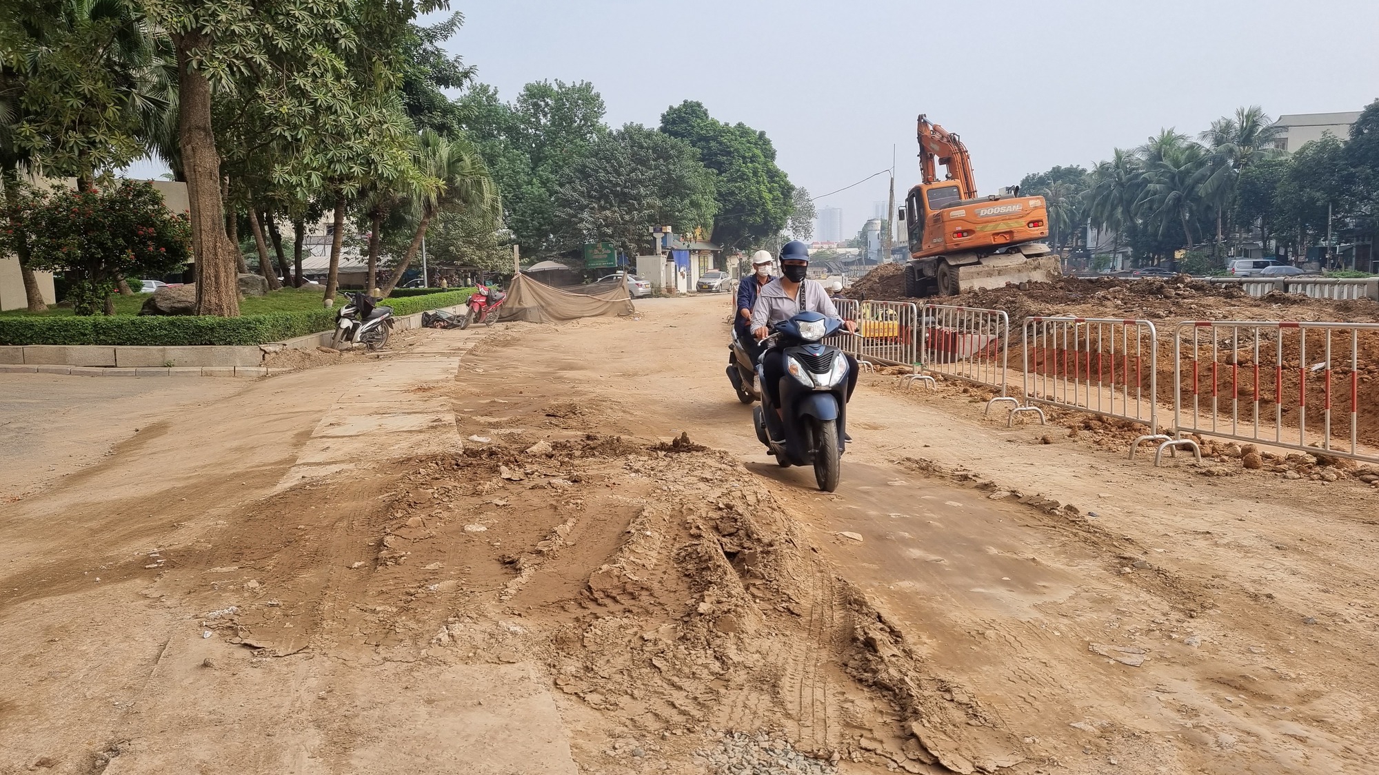 Hà Nội: Người dân khổ vì dự án thi công thiếu biện pháp an toàn- Ảnh 4.