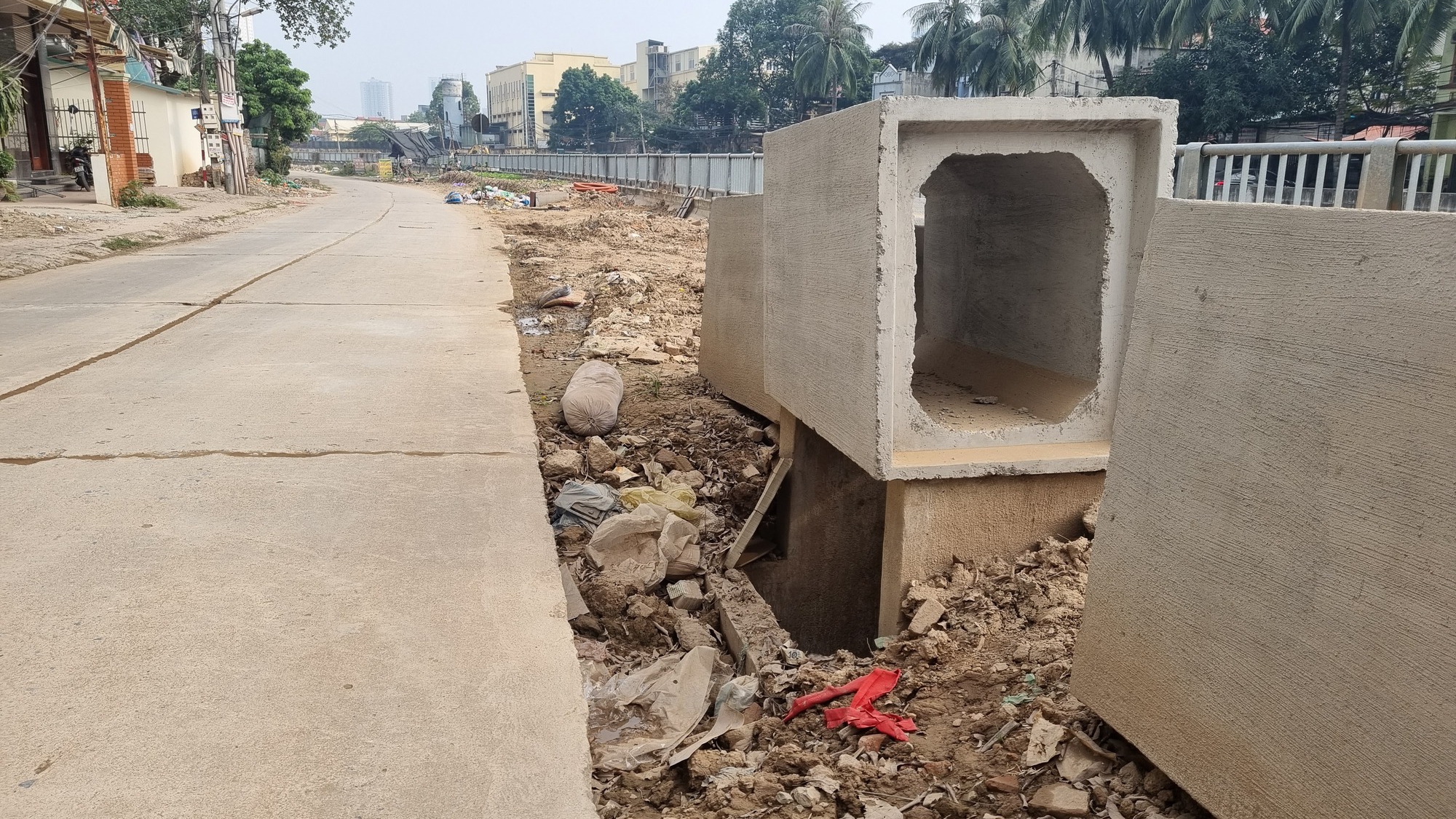 Hà Nội: Người dân khổ vì dự án thi công thiếu biện pháp an toàn- Ảnh 2.