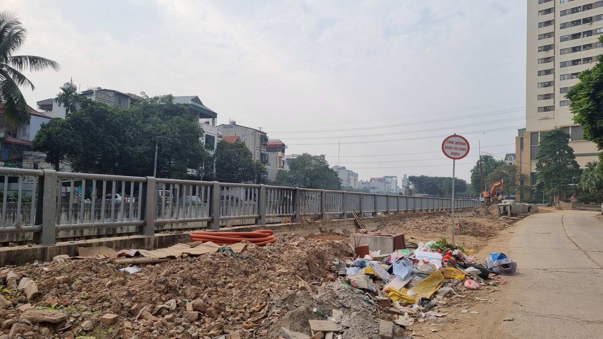 Hà Nội: Người dân khổ vì dự án thi công thiếu biện pháp an toàn- Ảnh 5.